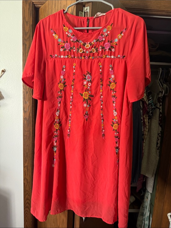 entro Dresses & Skirts - entro Red Dress with Floral Label Accent